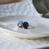 Clou d'oreille bi-color, bleu marine