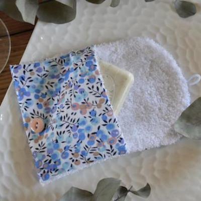 savonnette Fleuri pois, ouvert