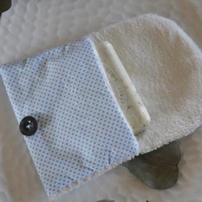 savonnette Pois bleu clair, ouvert