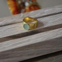 Grosse bague verte
